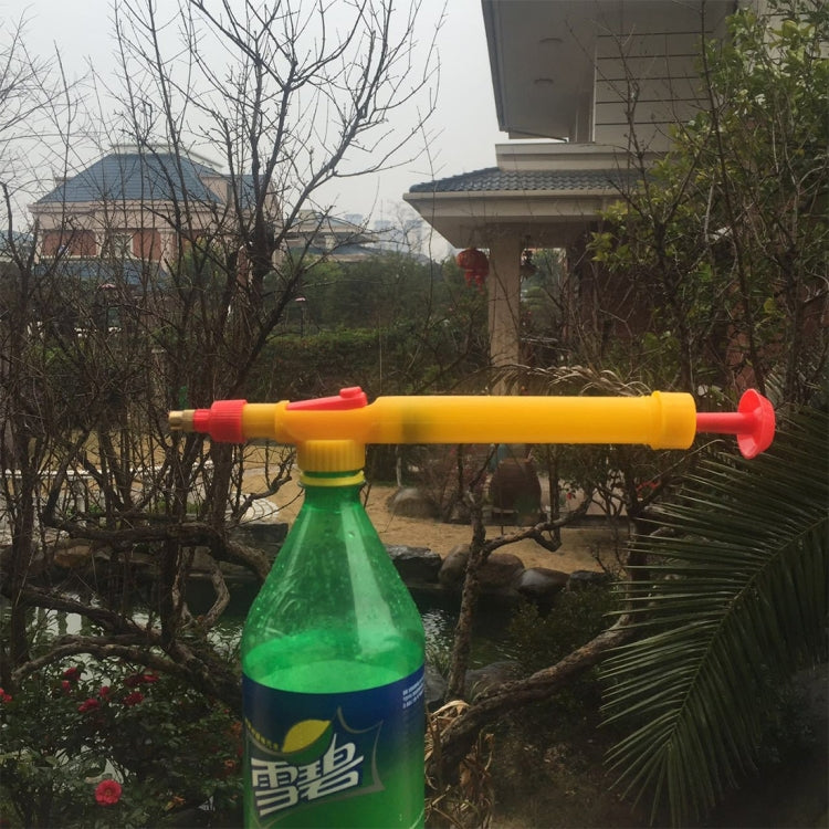 High Pressure Plastic Bottle Drink Beverage Trolley Gun Spray Reciprocating Sprayer Coke Bottle Sprayer Manual Pressure Sprayer, Random Color Delivery, 1 PC