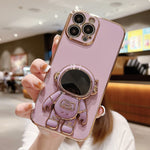 Electroplating Astronaut Holder Phone Case, For iPhone 17e / 16e, For iPhone 17 Pro Max, For iPhone 17 Pro, For iPhone 17, For iPhone Air, For iPhone 16 Pro Max, For iPhone 16 Pro, For iPhone 16 Plus