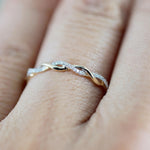 Woman Classical Cubic Zirconia Twist Shape Ring, gold, rose gold, sliver